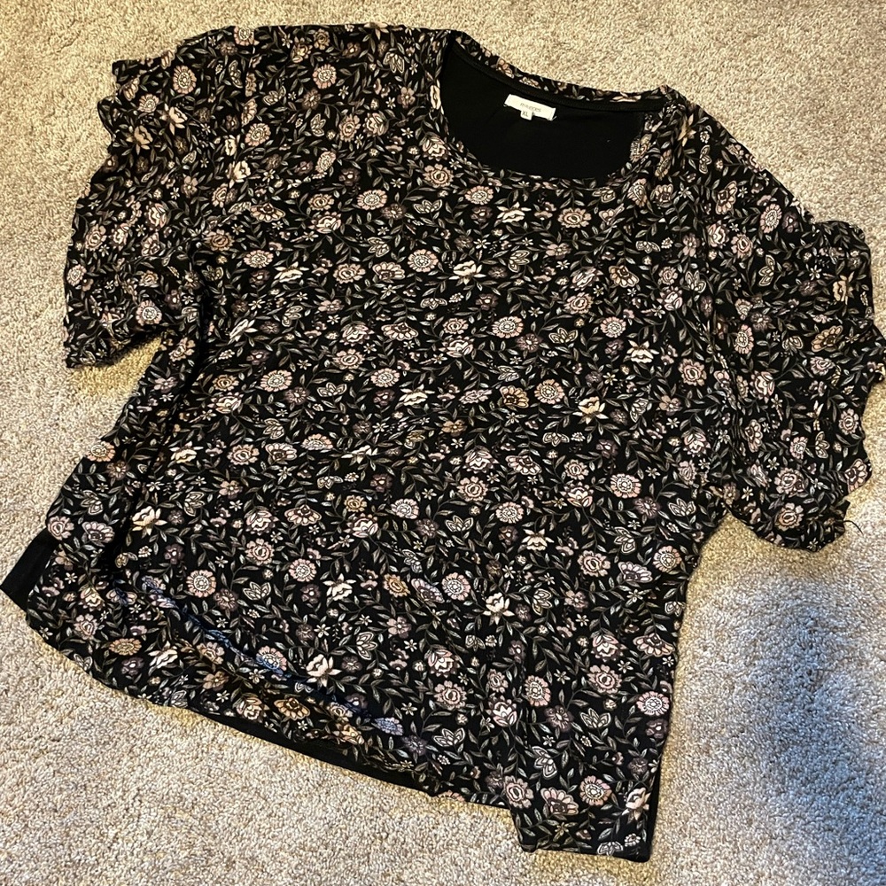 Maurices black floral print short-sleeve lightweight blouse, NWOT
